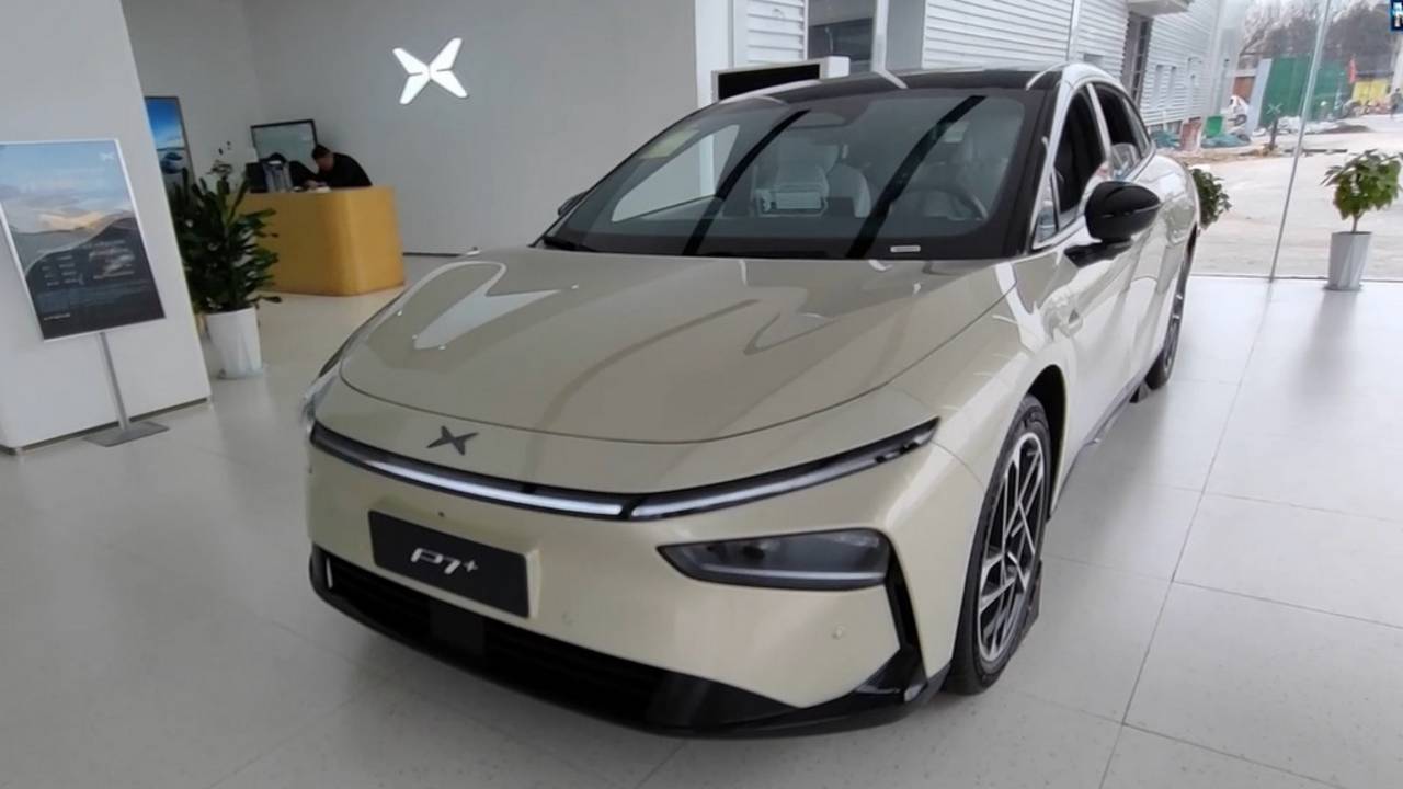 XPeng P7+ привезем из Китая