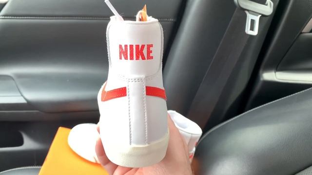 Nike Blazer Mid 77 Vintage White Red shoes смотреть онлайн
