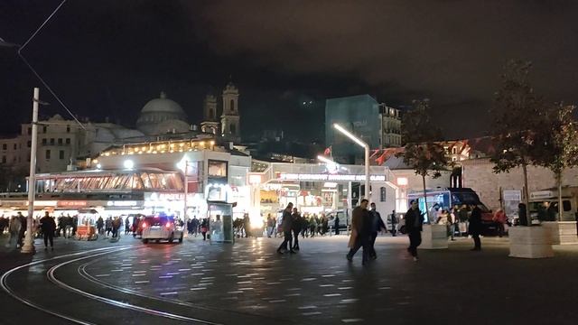 Taksim Square Istanbul | Istanbul Taksim Square at Night | Turkey 2022 смотреть онлайн