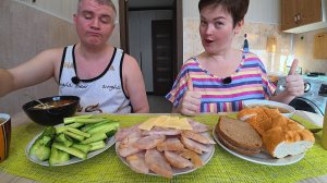 Мукбанг болтаем с Воаном, ВСЕМ КОСТОЧКИ ПЕРЕМЫЛИ) СПОРИМ аж до хрипоты! Семейный обед в России
