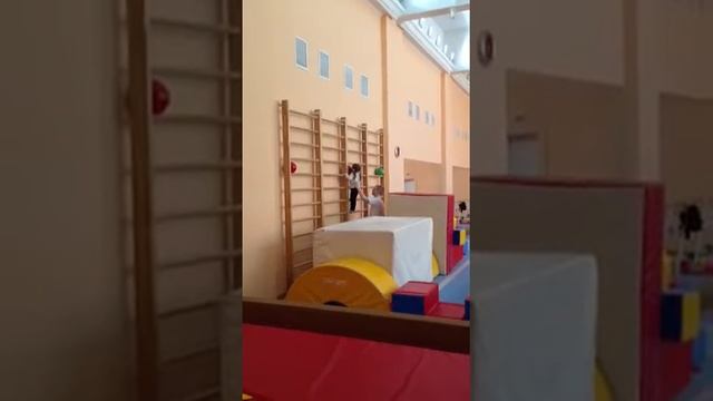 На стенке смотреть онлайн
