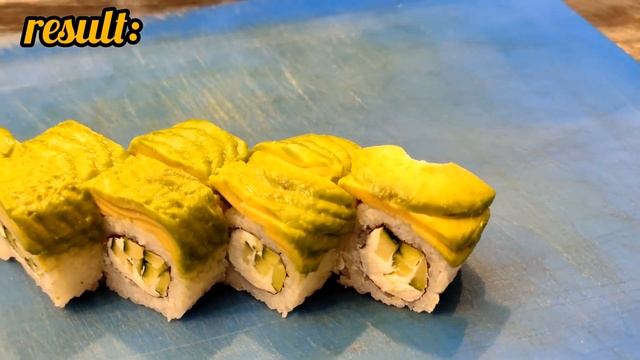 Cutting avocado for Green Dragon sushi roll (2 ways) смотреть онлайн