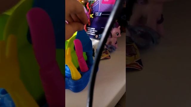 Распаковка и обзор игрового набора ,,Play-Doh" фабрика КЕКСИКОВ смотреть онлайн