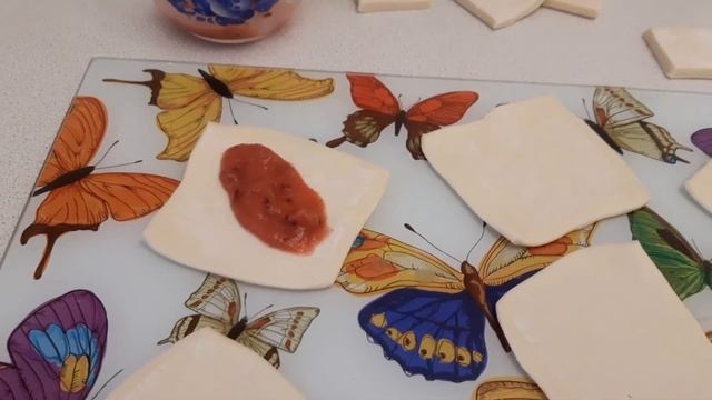 Слойки с фруктовой начинкой смотреть онлайн