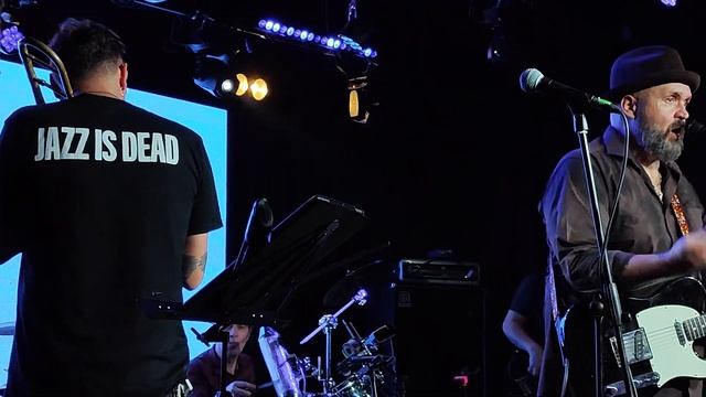 Markscheider Kunst — Красиво слева