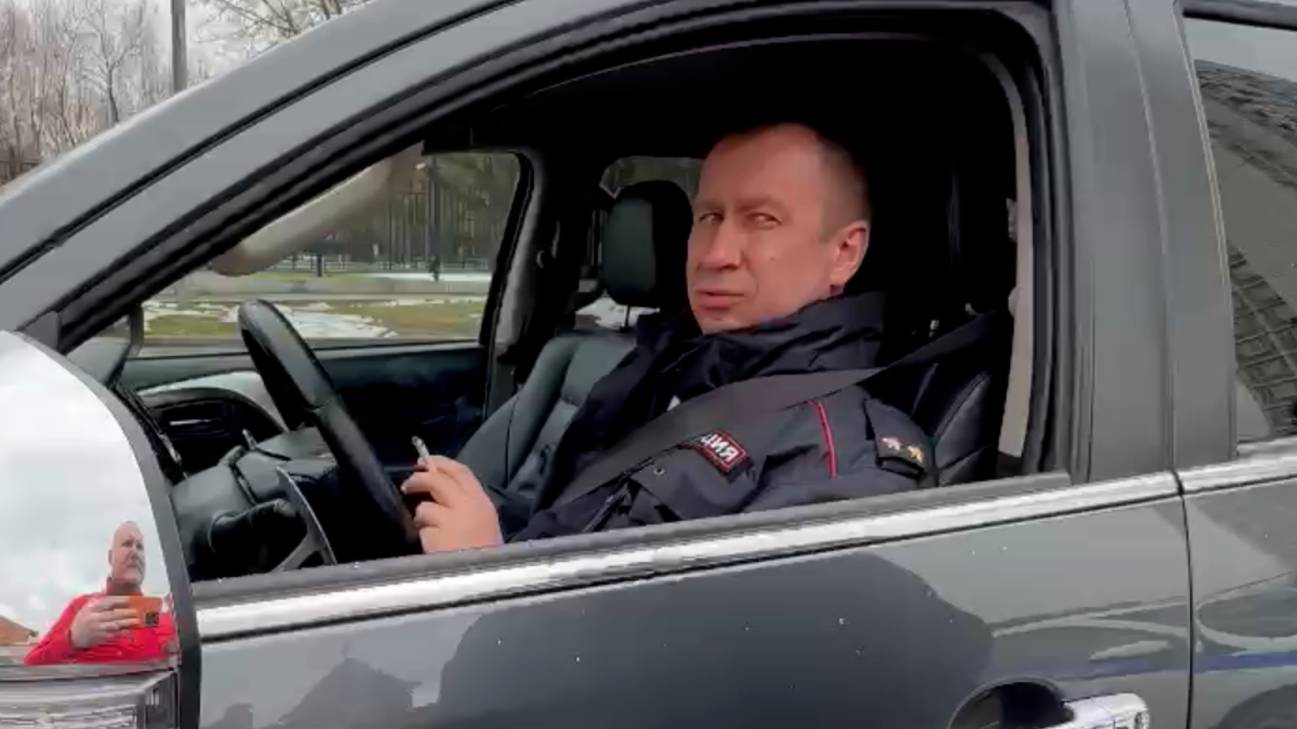ГАИшник Мельков ЮВАО уводит подполковника Паркина от лишения прав за выезд на встречку.