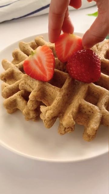 Healthy oat waffles/ وافل صحي #short смотреть онлайн
