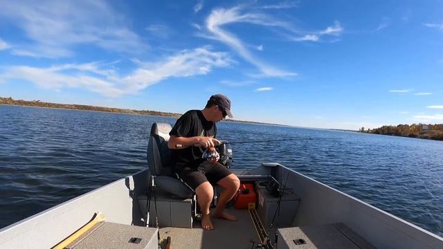 Walleye Fishing Lure Review: Acme Hyper Rattle and Jigging Raps смотреть онлайн