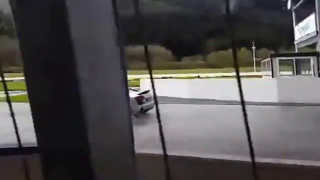 Audi R8 4.2 sound on track / bruit sur circuit смотреть онлайн