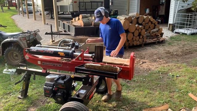 Splitting Pecan and Filling the Firewood Stand! смотреть онлайн