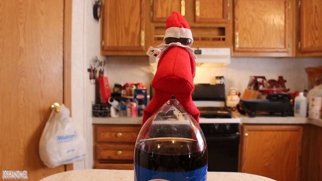 RICKY THE ELF TAKES A PISS IN MELISSA'S PEPSI! смотреть онлайн