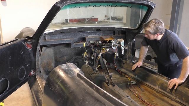 Pt.5: Porsche 911 Turbo (964) Replica. Inspecting the undercarriage of the car. смотреть онлайн