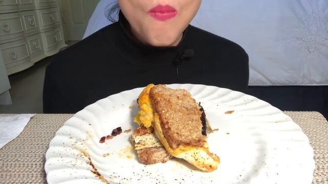 ASMR CHEESE+EGGS+BACON+HAM SANDWICH BREAKFAST (EATING SOUNDS)