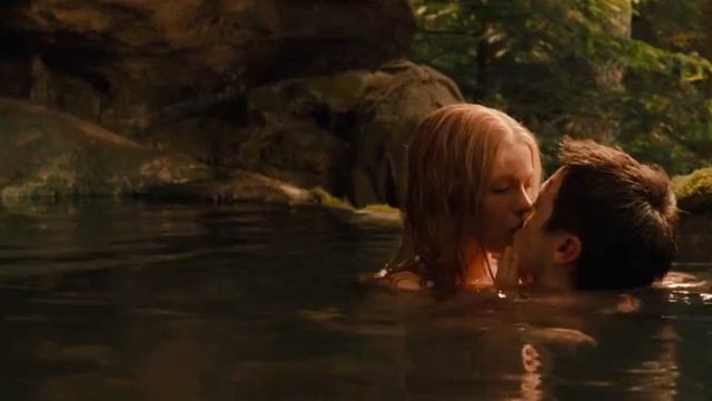 Hansel And Gretel Witch Hunters Kissing Moment