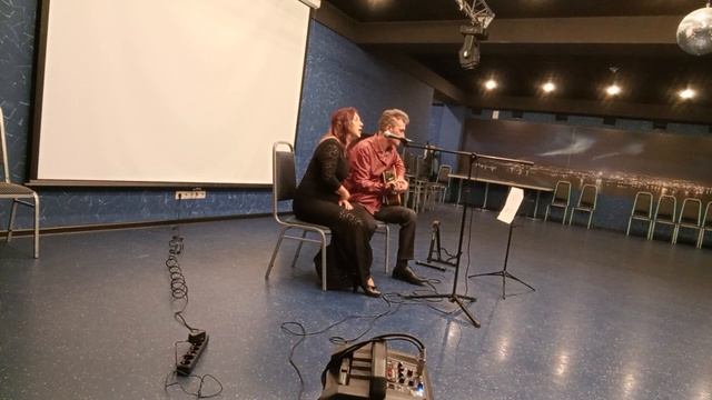 Дай Бог! Исполняет дуэт "Солнца луч". Полина Булычева и Вячеслав Грушин смотреть онлайн
