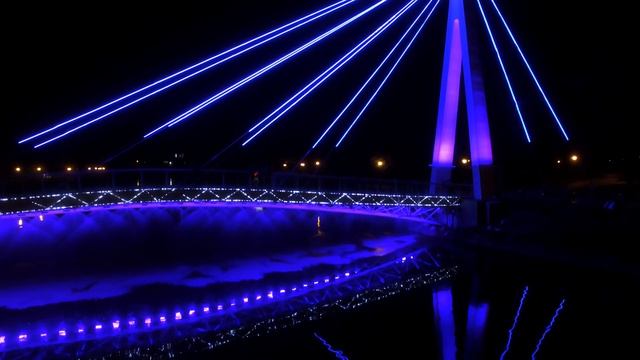Подвесной мост в сквере «Стрелка» смотреть онлайн