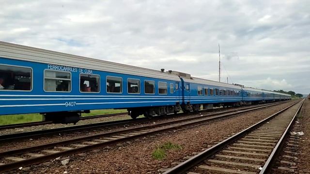 Train Ex 12 Santiago-Havana Loc DF7G-C 52552 departing from Combinado San Luis station!Aug 2022!!! смотреть онлайн