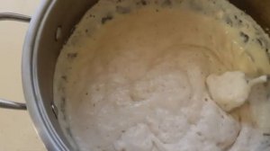 Делаю гнездо для курицы.Готовлю куличи к Пасхе.