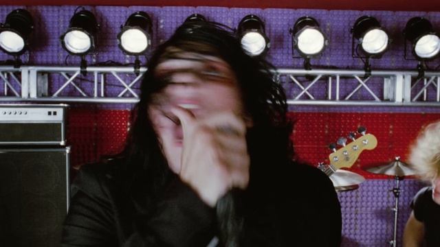 My Chemical Romance - I'm Not Okay (I Promise) [Official Music Video - 4K Film Restored] смотреть онлайн