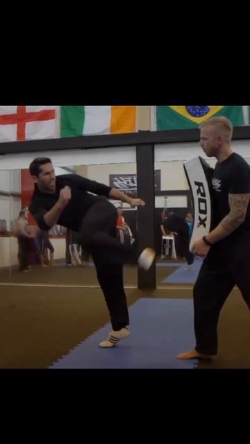 Scott Adkins(Boyka power kick)😯😍😍 смотреть онлайн