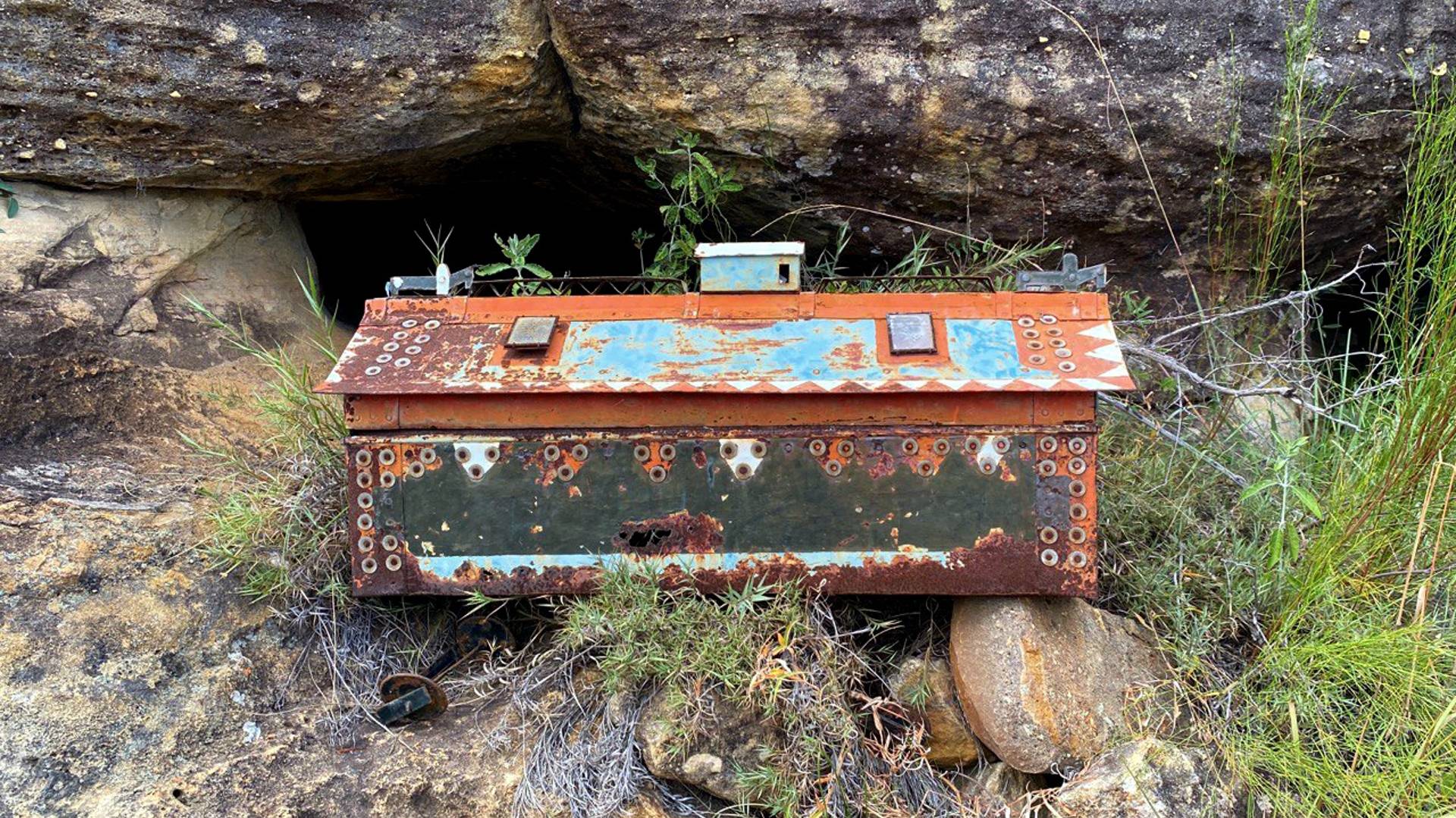 МАДАГАСКАР, 2024.Нацпарк Исало. Красота гор и склепы народности бара 23 СЕРИЯ смотреть онлайн