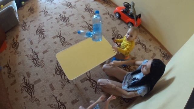 Боб и Лера Играют с Мамой в БУТЫЛКА ВОДЫ ЧЕЛЛЕНДЖ