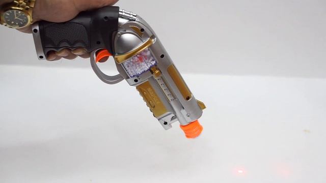 Игрушечный пистолет светящийся смотреть онлайн