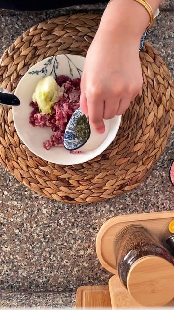 Ev Mantısı Yapıyoruz🥟 #evmantısı #yemektarifleri #mantıtarifi #leziztarifler #pratiktarifler смотреть онлайн