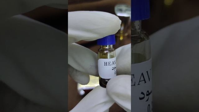 Harj-e-aswad artisan pure parfum & attar review Trisaam Artisan oudh oil review - HEAVENDUFT смотреть онлайн