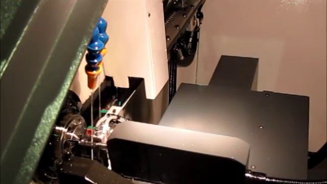 Токарный автомат продольного точения с ЧПУ RAY FENG (Тайвань) смотреть онлайн