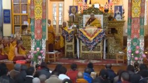 Далай Лама читает Мантры