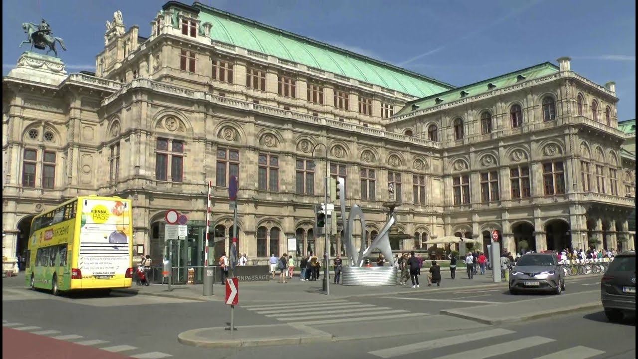 Walk Around Vienna Austria. Ringstraße.
