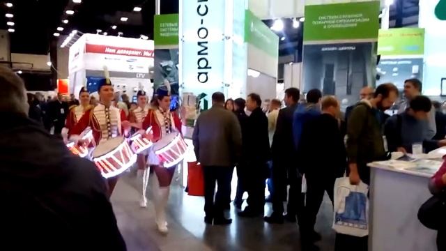 Барабанщицы на выставке SFITEX 2016. смотреть онлайн
