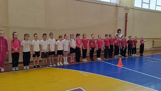 Приветствие команд. Веселые старты 2025 между подготовительными группами и 1 классом смотреть онлайн