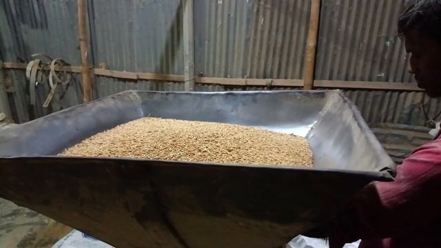 A Rice Mill of Bangladeshi Village смотреть онлайн