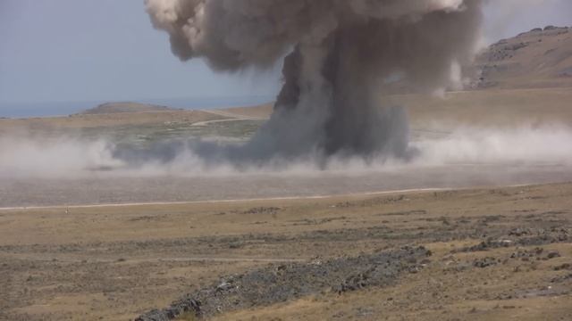 Huge Explosion and Shockwave смотреть онлайн