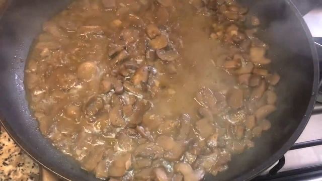 Spaghetti tonno e funghi facile e veloce смотреть онлайн