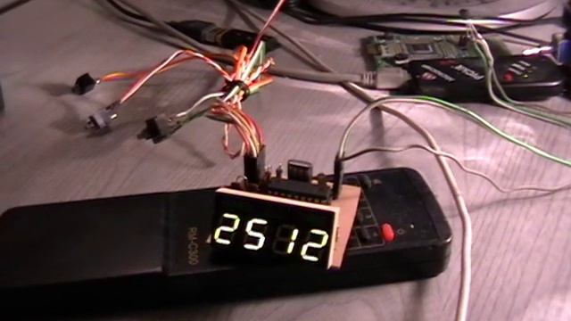 Digital Clock/Date/Thermometer with PIC16F84A/PIC16F628(A) & DS18S20/DS18B20 смотреть онлайн