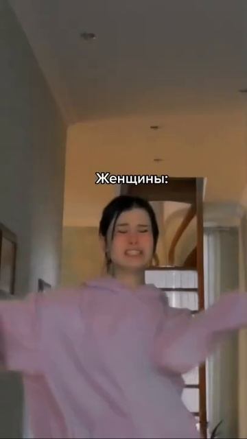 Даша Дошик танцует под крутой трек #Shorts смотреть онлайн