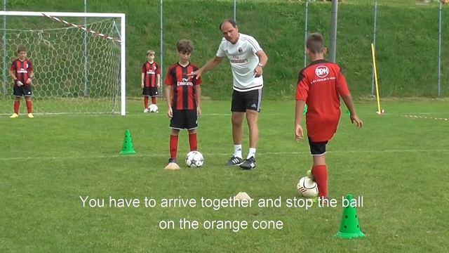 Conduzione con contatto visivo/acustico - Walter De Vecchi - AC Milan Junior Camp смотреть онлайн