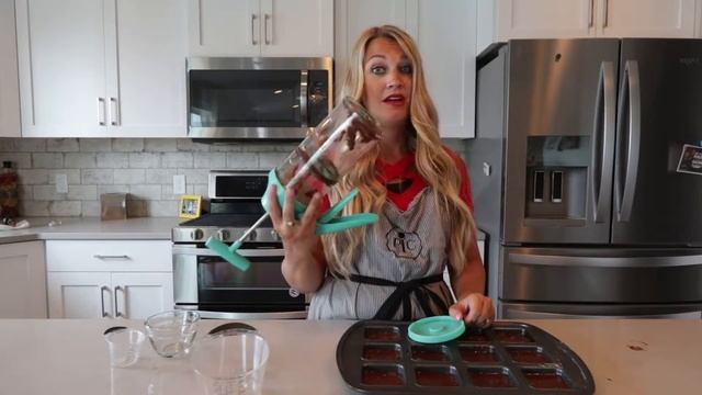 Pampered Chef Brownie Pan is GAME CHANGING! смотреть онлайн