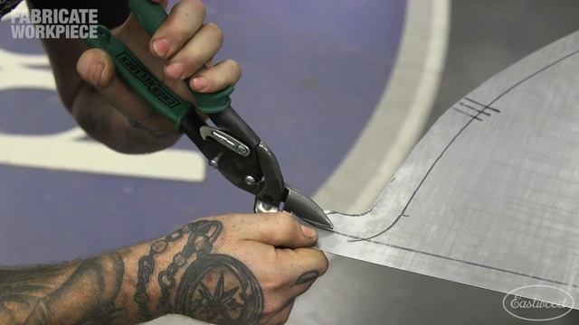 How to Fabricate A Fender Skirt - Metal Fabrication at Eastwood смотреть онлайн