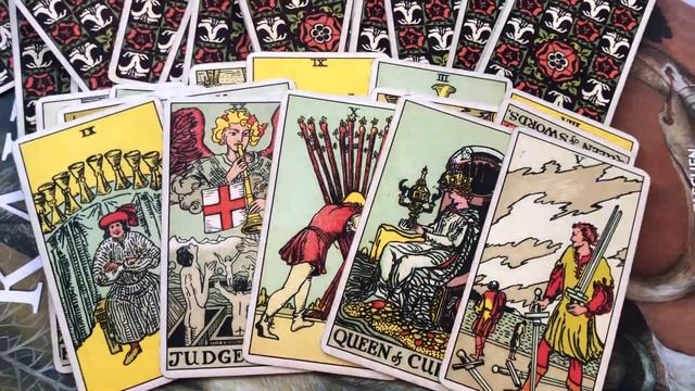 ЭНЕРГИИ ВЫХОДНЫХ #голосвселенной #картытаро смотреть онлайн