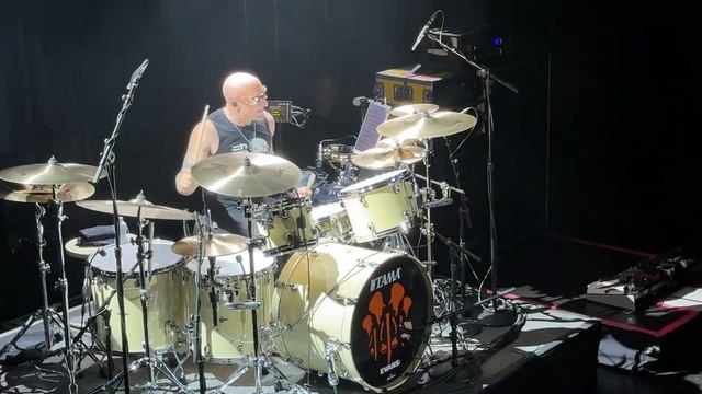 Kenny Aronoff – "Drum Solo", 22. April 2023, Volkshaus Zürich CH смотреть онлайн