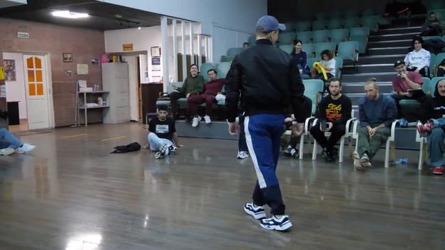 pro 1x1 bboy Kosmos vs Neon - 