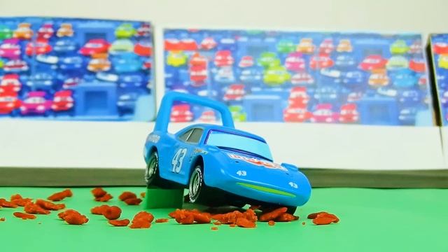 Cars 1 Final Race Scene Remake! The King Crash! Stop Motion Animation | just an empty cup смотреть онлайн