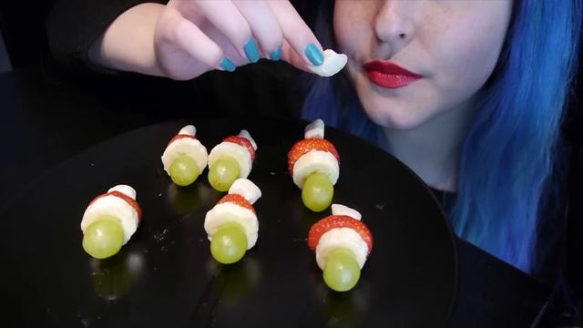 ASMR: Fruit & Marshmallow Grinch Kabobs | Christmas Snack ~ Relaxing Eating Sounds [No Talking|V] 😻 смотреть онлайн
