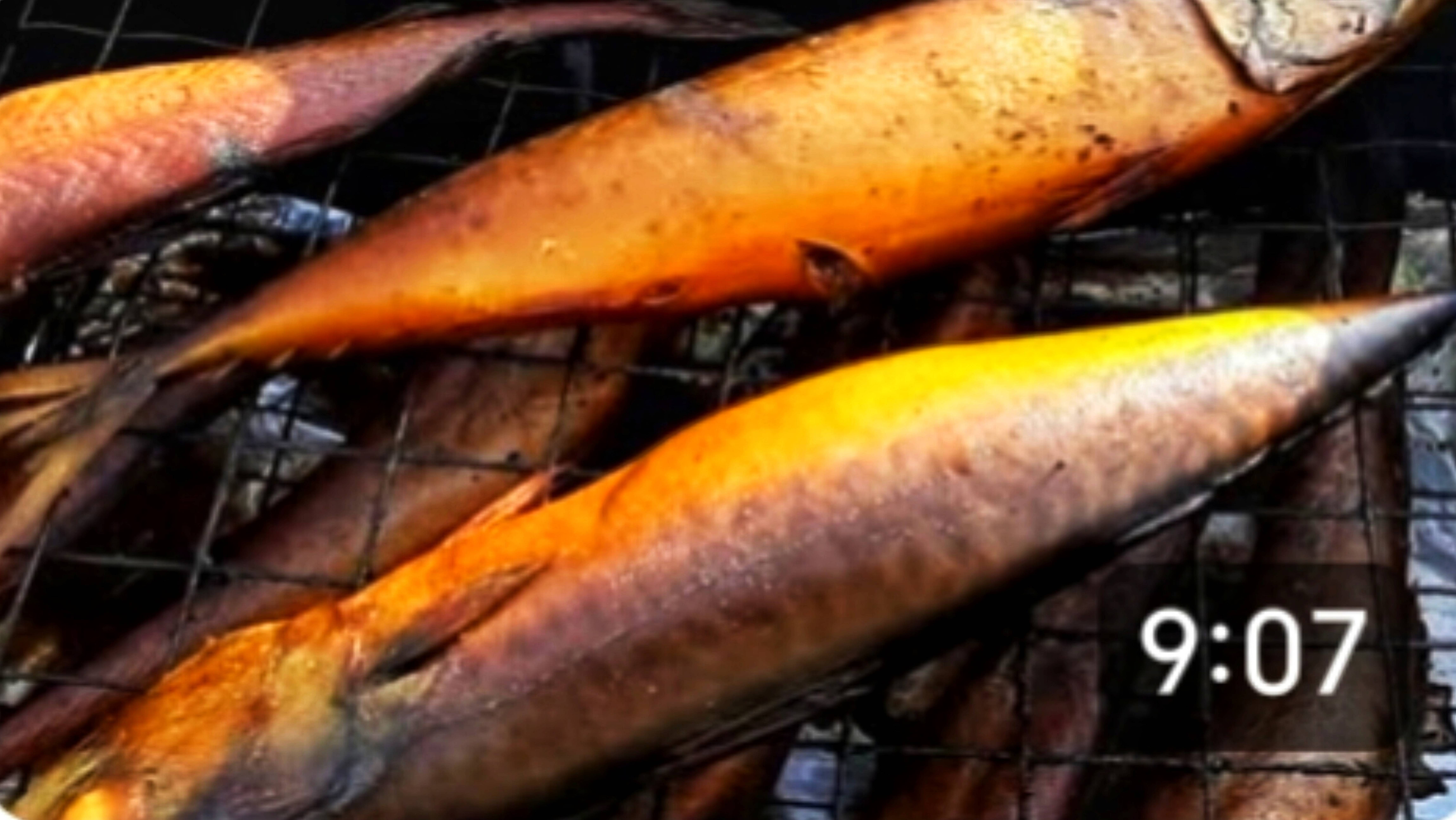 Деревня. Коптим рыбу. Ищем Бакса. Главный помощник с нами. смотреть онлайн