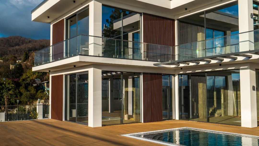 Вилла 500 квадратов с лифтом, бассейном и красивыми видовыми смотреть онлайн