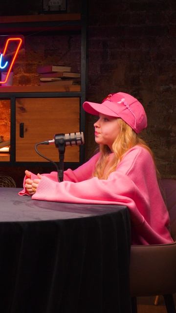 50 ХЕЙТЕРОВ vs ЕВА СМИРНОВА: ПОЧЕМУ ОНА СКАЗАЛА НЕТ? 🤪😅 #50хейтеров #шоу #евасмирнова #тренды смотреть онлайн